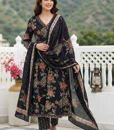 Women Floral Printed Angrakha Pure Cotton Kurta with Trousers & With Dupatta