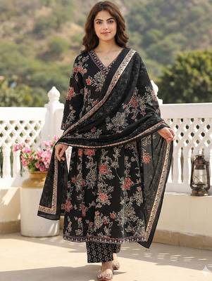 Women Floral Printed Angrakha Pure Cotton Kurta with Trousers & With Dupatta 7