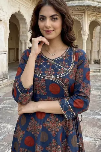 Ethnic Motifs Printed Angrakha Thread Work Pure Cotton Kurta with Trousers & Dupatta