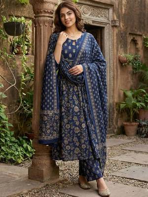 Women Floral Printed Panelled Pure Cotton Kurta with Trousers & With Dupatta 1