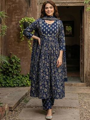 Women Floral Printed Panelled Pure Cotton Kurta with Trousers & With Dupatta 7