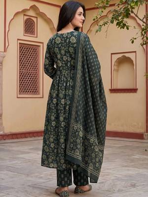 Women Floral Printed Empire Pure Cotton Kurta with Trousers & With Dupatta 3