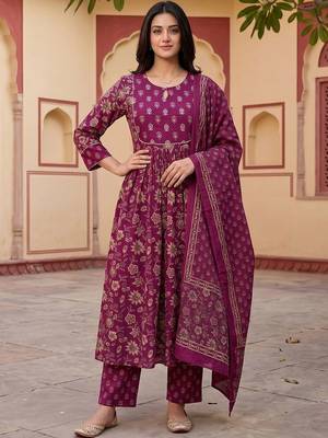 Women Floral Printed Empire Pure Cotton Kurta with Trousers & With Dupatta 1