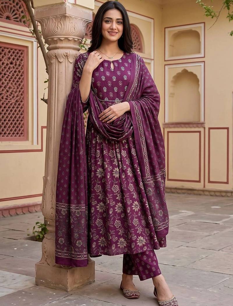 Women Floral Printed Empire Pure Cotton Kurta with Trousers & With Dupatta