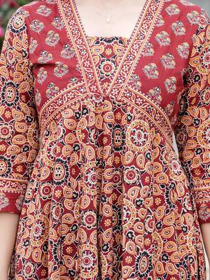 Women Floral Printed Layered Mirror Work Pure Cotton Kurta with Trousers & With Dupatta 2