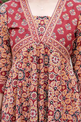 Women Floral Printed Layered Mirror Work Pure Cotton Kurta with Trousers & With Dupatta