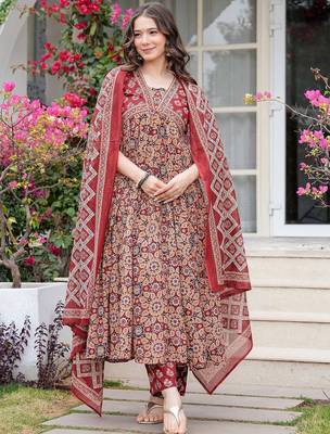 Women Floral Printed Layered Mirror Work Pure Cotton Kurta with Trousers & With Dupatta 3