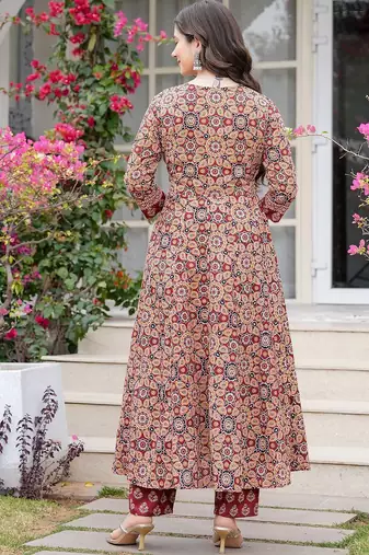 Women Floral Printed Layered Mirror Work Pure Cotton Kurta with Trousers & With Dupatta