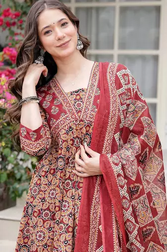 Women Floral Printed Layered Mirror Work Pure Cotton Kurta with Trousers & With Dupatta