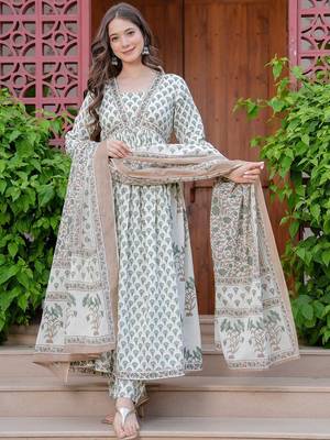 Women Floral Printed Empire Mirror Work Pure Cotton Kurta with Trousers & With Dupatta 1