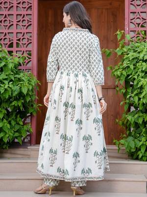 Women Floral Printed Empire Mirror Work Pure Cotton Kurta with Trousers & With Dupatta 4