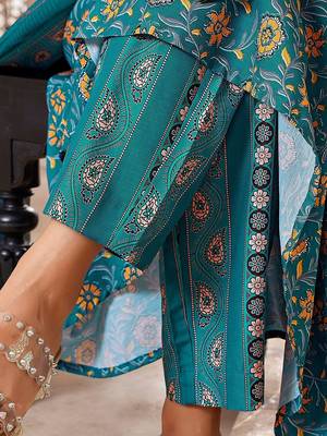 Floral Printed Pleated Anarkali Kurta with Trousers & Dupatta 7