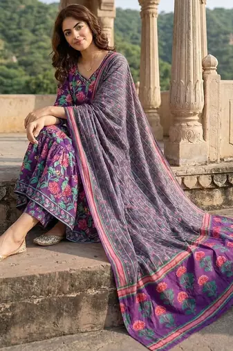 Women Floral Printed Tiered Pure Cotton Kurta with Trousers & With Dupatta