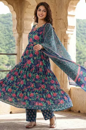 Women Floral Printed Tiered Pure Cotton Kurta with Trousers & With Dupatta