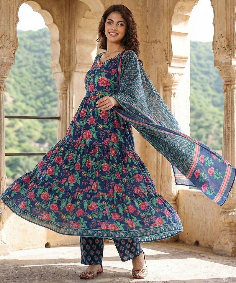 Women Floral Printed Tiered Pure Cotton Kurta with Trousers & With Dupatta