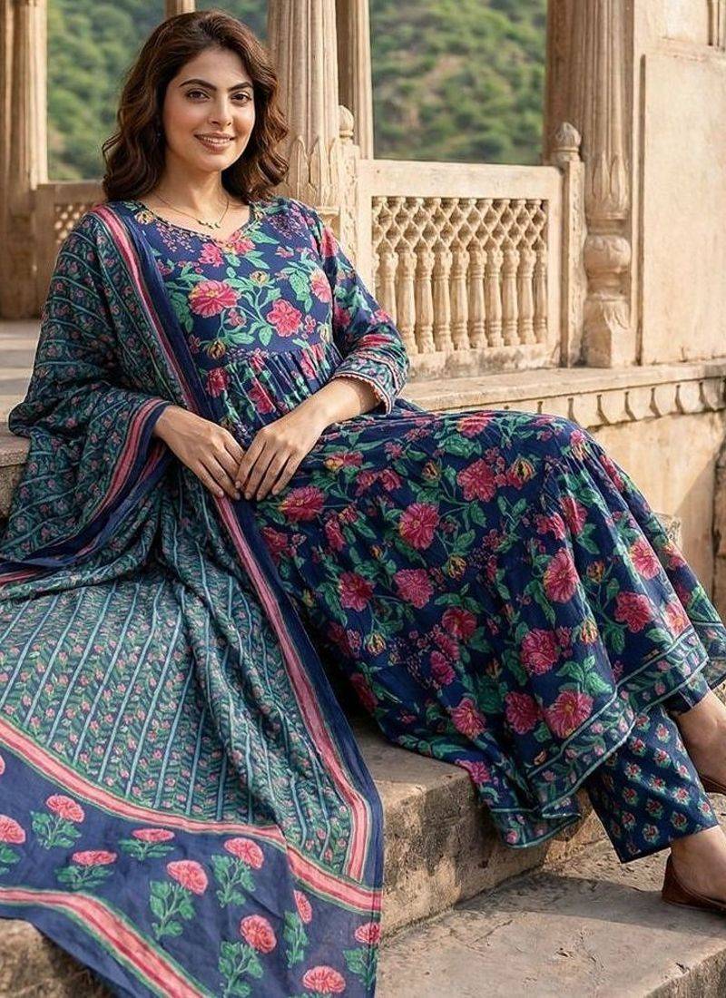 Women Floral Printed Tiered Pure Cotton Kurta with Trousers & With Dupatta