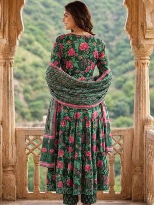 Women Floral Printed Tiered Pure Cotton Kurta with Trousers & With Dupatta 3
