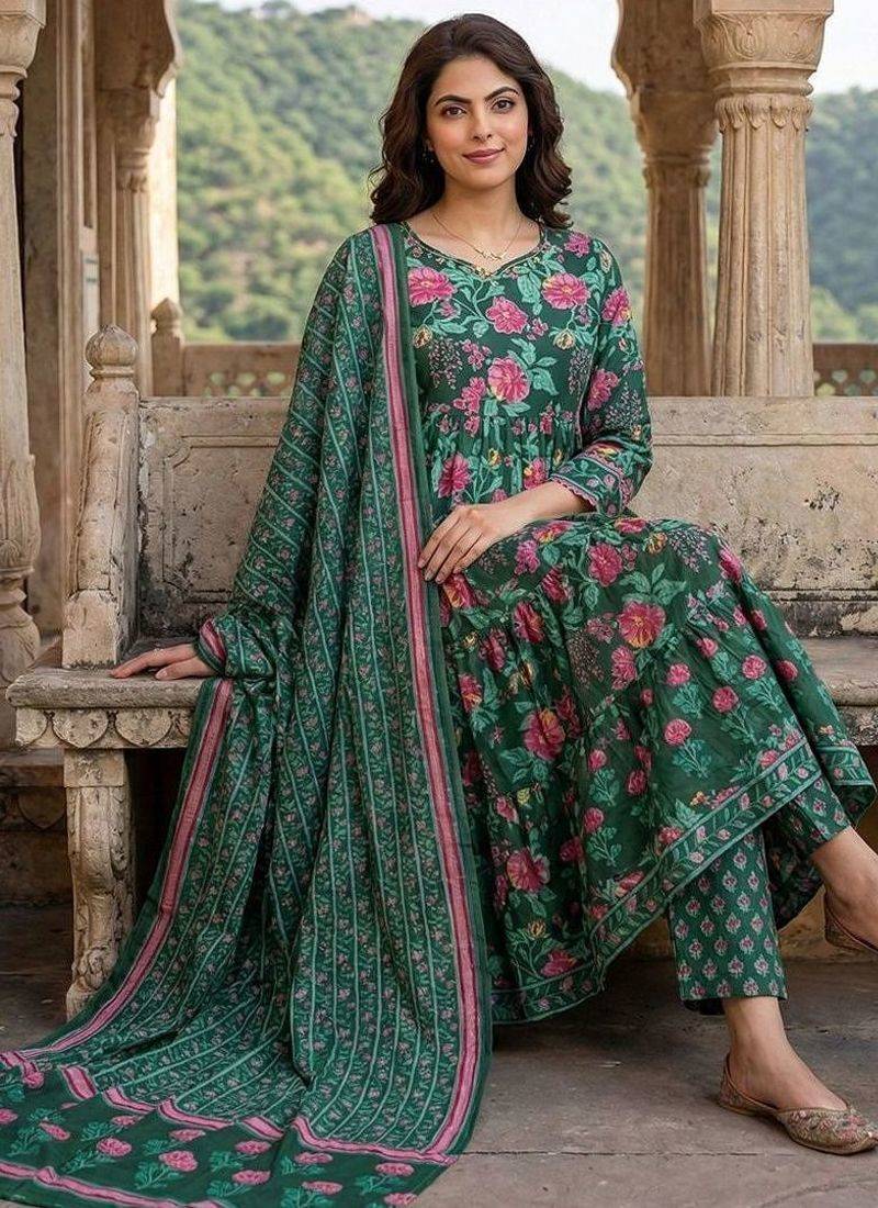 Women Floral Printed Tiered Pure Cotton Kurta with Trousers & With Dupatta