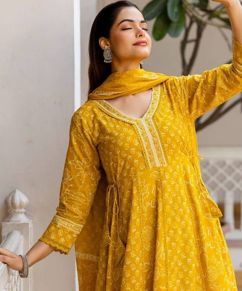 Women Floral Printed Angrakha Thread Work Pure Cotton Kurta with Trousers & With Dupatta