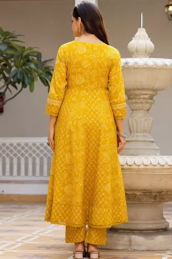 Women Floral Printed Angrakha Thread Work Pure Cotton Kurta with Trousers & With Dupatta