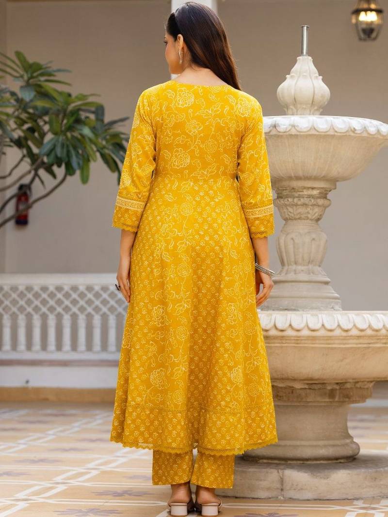 Women Floral Printed Angrakha Thread Work Pure Cotton Kurta with Trousers & With Dupatta