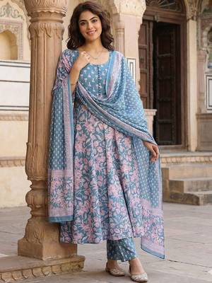 Women Floral Printed Empire Pure Cotton Kurta with Trousers & With Dupatta 1
