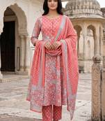 Women Floral Printed Regular Pure Cotton Kurta with Trousers & With Dupatta
