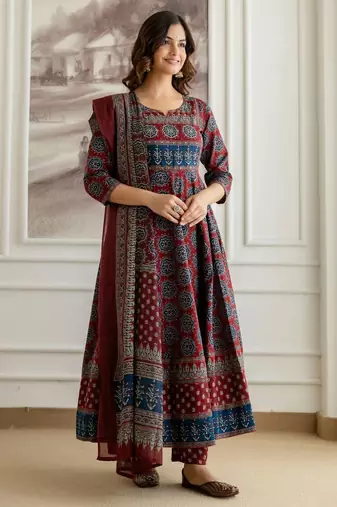 Printed Round Neck Tiered Pure Cotton Anarkali Kurta With Trousers & Dupatta