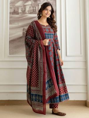 Printed Round Neck Tiered Pure Cotton Anarkali Kurta With Trousers & Dupatta 5