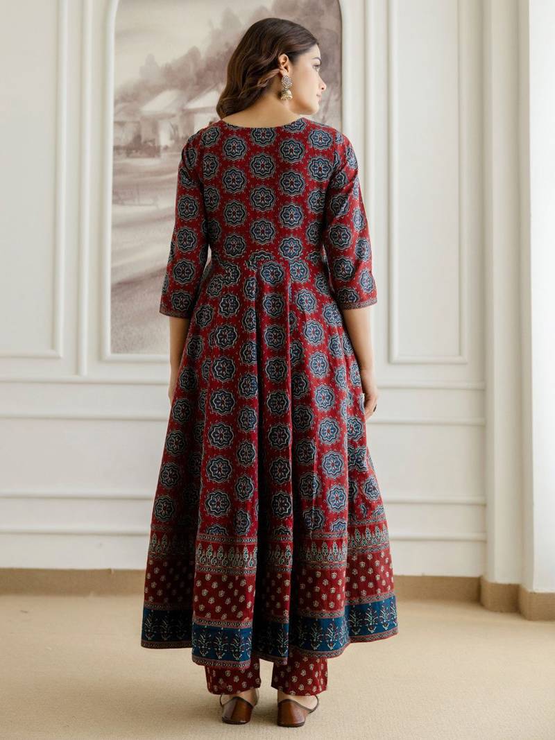 Printed Round Neck Tiered Pure Cotton Anarkali Kurta With Trousers & Dupatta