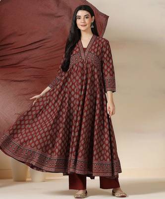 Women Floral Printed Layered Pure Cotton Kurta with Trousers & Dupatta 1