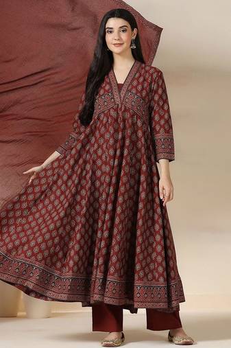 Women Floral Printed Layered Pure Cotton Kurta with Trousers & Dupatta