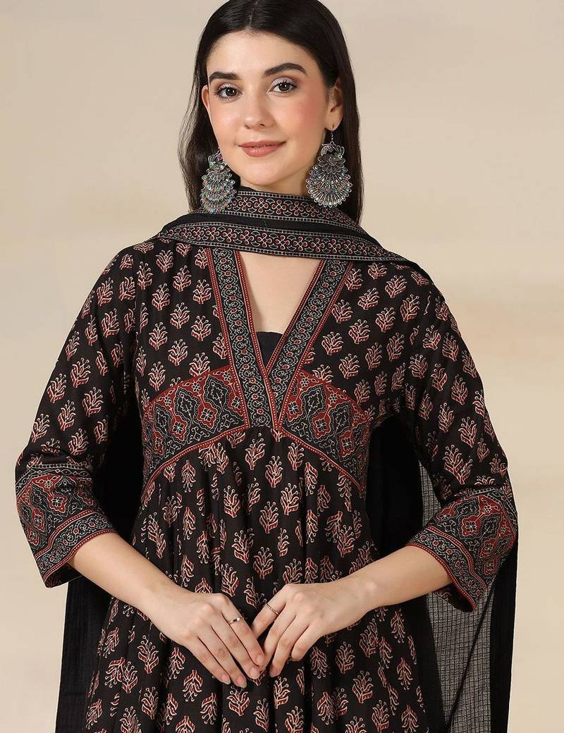 Women Floral Printed Regular Pure Cotton Kurta with Trousers & Dupatta