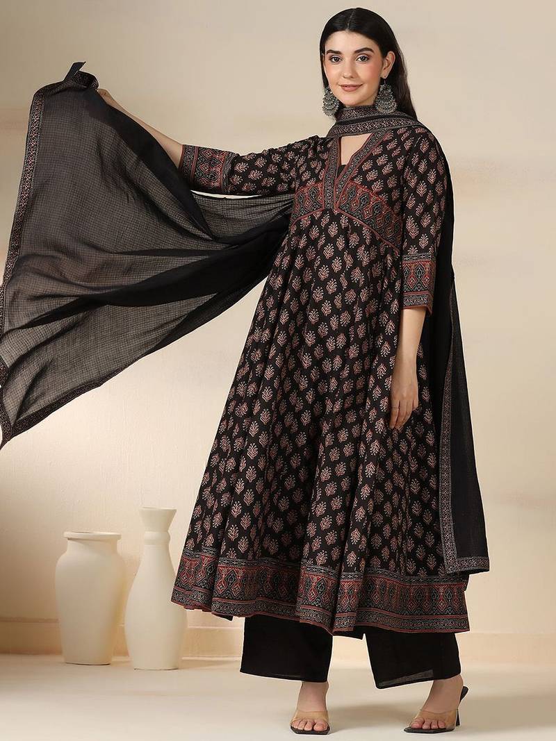 Women Floral Printed Regular Pure Cotton Kurta with Trousers & Dupatta