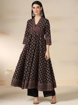 Women Floral Printed Regular Pure Cotton Kurta with Trousers & Dupatta 6