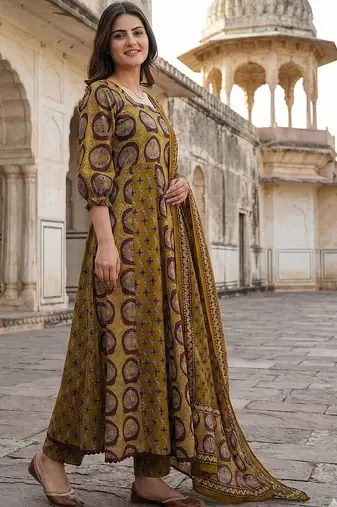 Women Ethnic Motifs Printed Regular Patchwork Pure Cotton Kurta with Trousers & With Dupatta