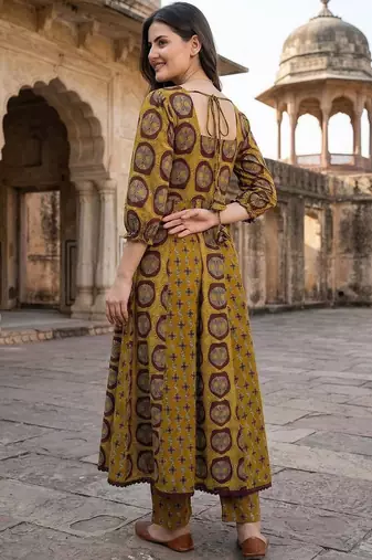 Women Ethnic Motifs Printed Regular Patchwork Pure Cotton Kurta with Trousers & With Dupatta