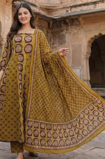 Women Ethnic Motifs Printed Regular Patchwork Pure Cotton Kurta with Trousers & With Dupatta