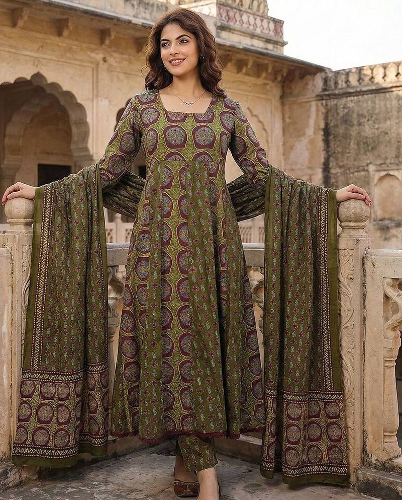 Women Ethnic Motifs Printed Regular Pure Cotton Kurta with Trousers & With Dupatta
