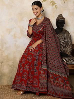 Women Printed Regular Pure Cotton Kurta with Palazzos & With Dupatta 5