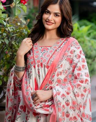 Women Floral Printed Regular Pure Cotton Kurta with Trousers & With Dupatta 2