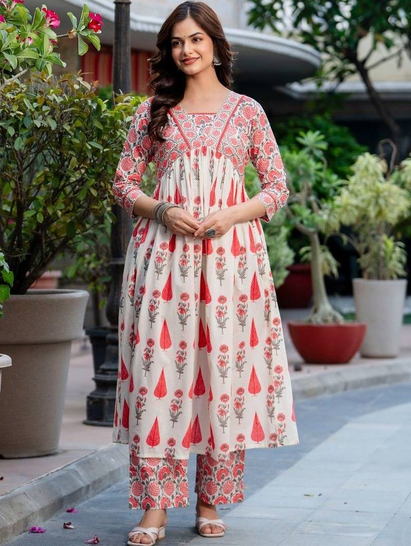Women Floral Printed Regular Pure Cotton Kurta with Trousers & With Dupatta