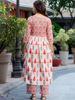 Women Floral Printed Regular Pure Cotton Kurta with Trousers & With Dupatta 4