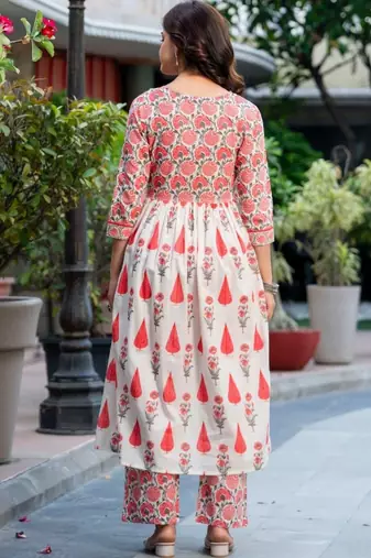 Women Floral Printed Regular Pure Cotton Kurta with Trousers & With Dupatta