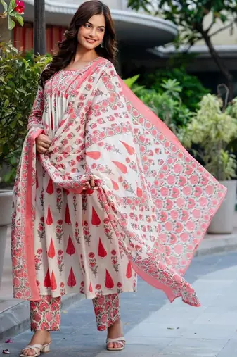 Women Floral Printed Regular Pure Cotton Kurta with Trousers & With Dupatta