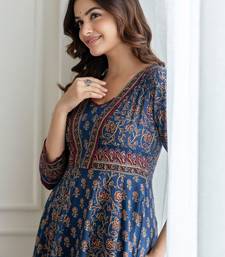 Women Ethnic Motifs Printed Tiered Pure Cotton Kurta with Trousers & With Dupatta
