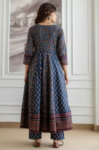 Women Ethnic Motifs Printed Tiered Pure Cotton Kurta with Trousers & With Dupatta
