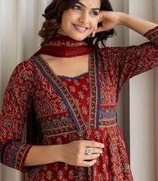 Women Maroon Printed Pure Cotton Kurta Sets