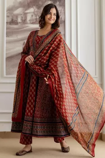 Women Maroon Printed Pure Cotton Kurta Sets