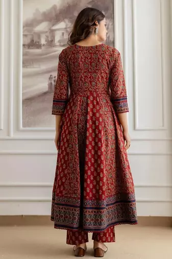 Women Maroon Printed Pure Cotton Kurta Sets